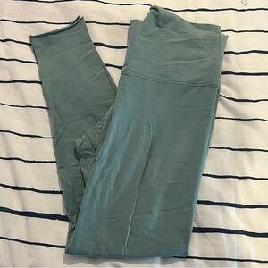 Aritzia TNA butter soft leggings